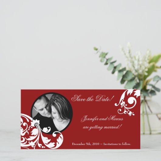 4x8 Karmozijnrode bloemige verlovingsaankondiging Save The Date (Staand voorkant)