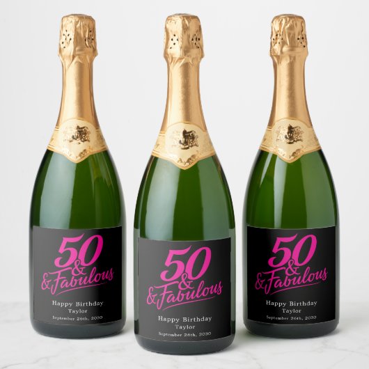 50 and Fabulous Birthday Chic Pink Script Sparkling Wijnetiket (Flessen)