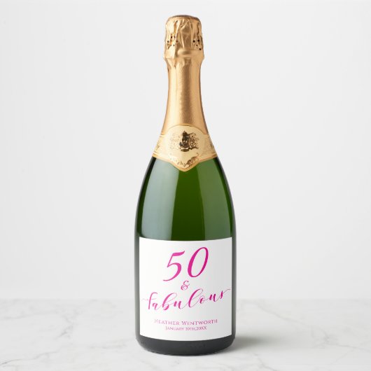 50 and Fabulous Fiftieth Birthday Pink Name Date Sparkling Wijnetiket (Voorkant)
