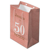 50 and Fabulous Roos Gold Simple 50th Birthday Medium Cadeauzakje (Voorkant Gekanteld)