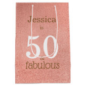 50 and Fabulous Roos Gold Simple 50th Birthday Medium Cadeauzakje (Achterkant)