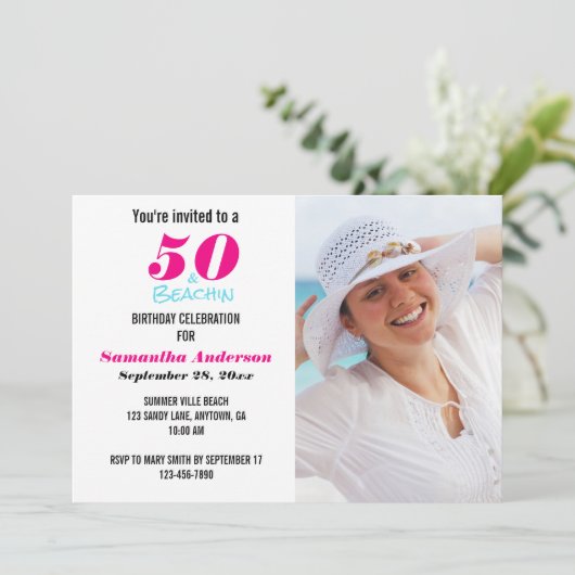 50 en Beachin Birthday Party Photo Invitation Kaart (Staand voorkant)