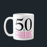 50 en Fabulous 50th Birthday Gift Mok<br><div class="desc">Viel het draaien van 50 in stijl met dit elegante 50ste verjaardagsontwerp. 50 en verbluffend in warme roze en zwarte tekst.</div>