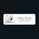 50 en Fabulous 50th Birthday Return Address Label<br><div class="desc">50 en Fabulous 50th Birthday Address Label. De woorden "50 en Fabulous" in roze glitter en zwart worden geplaatst met behulp van populaire typografie. De zwarte kleur van de douanetekst kan worden veranderd gebruikend uitgeven menu.</div>