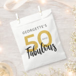 50 en Fabulous 50th Birthday Script Gold Glitter Bedankzakje<br><div class="desc">Moderne en elegante favoriete tas voor je speciale viering van 50 jaar of verrassingsfeest voor de speciale persoon in je leven die hun vijftigste verjaardag viert.</div>