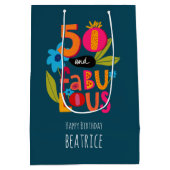 50 en Fabulous 50th Verjaardag Artsy Lettering Medium Cadeauzakje (Achterkant)