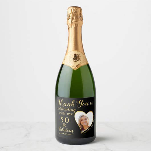 50 en Fabulous Bedankt Verjaardag Zwart en Goud Sparkling Wijnetiket (Voorkant)