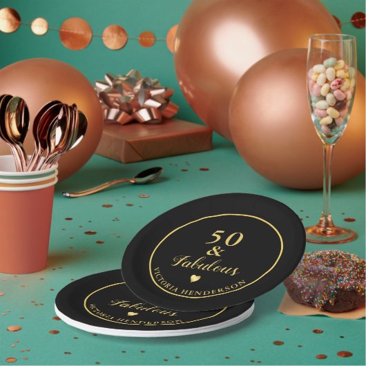 50 en Fabulous Birthday Black en Gold Papieren Bordje (Multi)