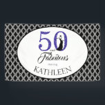 50 en Fabulous Custom 50th Birthday Spandoek<br><div class="desc">Elegant 50 en fantastische gepersonaliseerde 50e verjaardagsbanner, de woorden 50 en geweldig zijn in donkerblauwe glitter en zwart. U kunt deze banner met jouw naam gemakkelijk aanpassen. In onze winkel zijn er vergelijkbare producten beschikbaar, zoals uitnodigingen voor de 50e verjaardag en benodigdheden voor de 5e verjaardag. Als je hulp nodig...</div>