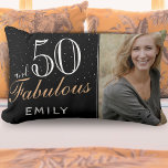 50 en Fabulous Elegant Black 50th Birthday Foto Kussen<br><div class="desc">50 en Fabulous Elegant Black 50th Birthday Foto Lumbar Pillow. De achtergrond is zwart. Pas het bord aan met je foto,  jouw naam en maak je eigen 50ste verjaardag cadeau voor een vrouw.</div>