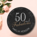 50 en Fabulous Elegant Black 50th Birthday Papieren Bordje<br><div class="desc">50 en Fabulous Modern en Elegant Black 50th Birthday Party Borden. Het ontwerp heeft een moderne typografie 50 en Fabulous op een zwarte achtergrond met witte sprankeltjes.</div>