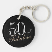 50 en Fabulous Elegant Script Zwart 50ste verjaard Sleutelhanger (Achterkant)