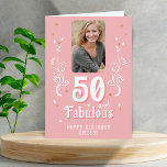 50 en Fabulous Foliage Pink Foto 50th Birthday Kaart<br><div class="desc">50 en Fabulous Foliage Pink Foto 50th Birthday Card. 50 en geweldige tekst in trendy white script met een naam en witte foliage op een roze achtergrond. Pas het aan met je foto,  jouw naam en leeftijd. Voeg jouw tekst in de kaart toe of verwijder deze.</div>