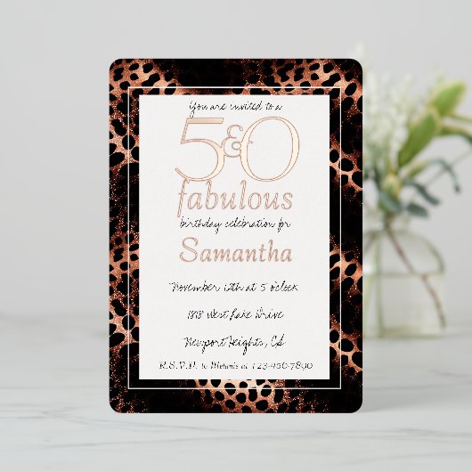 50 en Fabulous Glam Roze Gouden Luipaard Verjaarda Folie Uitnodiging (Staand Voorkant)