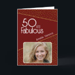 50 en Fabulous Gold Glitter Photo 50th Birthday Kaart<br><div class="desc">50 en Fabulous Gold Glitter Foto 50e Verjaardag Kaart. Moderne verjaardagskaart met trendy typografie en faux gouden glittervlekken op een rode achtergrond. Het ontwerp heeft een aangepaste foto en naam. U kunt de tekst binnen wijzigen of wissen. Maak voor haar een gepersonaliseerde 50e verjaardagskaart.</div>