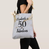50 en Fabulous Gold Grey Marble met zwarte tekst Tote Bag (Dichtbij)