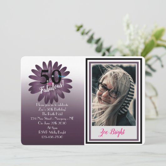 50 en Fabulous, leuke paarse madeliefje met glitte Kaart (Staand voorkant)