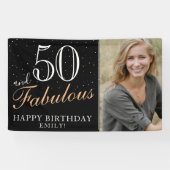 50 en Fabulous Modern Black 50th Birthday Foto Spandoek (Horizontaal)