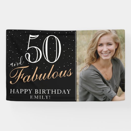 50 en Fabulous Modern Black 50th Birthday Foto Spandoek (Horizontaal)