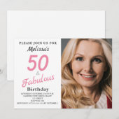 50 en Fabulous Photo Pink Birthday Invitation Kaart (Voorkant / Achterkant)