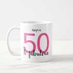 50 en Fabulous Pink Black 50th Birthday Koffiemok<br><div class="desc">Ken je een speciale vrouw die haar 50ste verjaardag viert en je hebt iets nodig dat net zo uniek is als zij? Ze zal genieten van deze leuke en kleurrijke roze en zwarte 50 & fantastische koffie mok.</div>