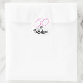 50 en Fabulous Pink Personalized Birthday Party Ronde Sticker (Tas)