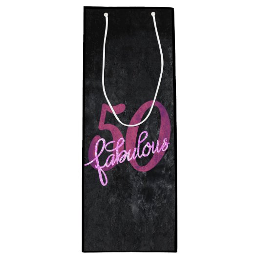 50 en Fabulous | Plum Paarse en roze grunge Wijn Cadeautas (Voorkant)