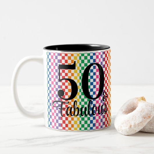 50 en Fabulous Rainbow Checkered Nurse Mok (Met donut)