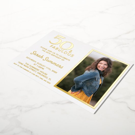 50 en Fabulous Roos Gold Elegant Birthday Folie Uitnodiging (Gedraaid)