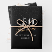 50 en Fabulous Script Modern Zwart 50ste verjaarda Inpakpapier Vel (In situ)