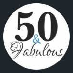 50 en Fabulous Typografie 50th Birthday Ronde Sticker<br><div class="desc">"50 en Fabulous" 50ste Sticker. De woorden "50 en Fabulous" zijn ingesteld met behulp van populaire typografie. De blauwe en zwarte tekstkleuren kunnen worden gewijzigd met behulp van het menu bewerken.</div>