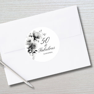 50 en Fabulous Zwart Witte Bloem 50ste Verjaardag Ronde Sticker
