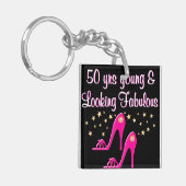 50 EN FANTASTISCHE SCHOENENKONINGIN SLEUTELHANGER (Voorkant Links)