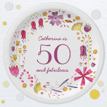 50 en Floral Name Birthday (Floral naam) van de Fa Papieren Bordje<br><div class="desc">Een ,  moderne botanische florale waterverf die 50 omringt en een Fabulous typografie. Pas aan door de naam,  de leeftijd en het bericht te wijzigen.</div>