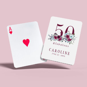 50 en prachtig rood bordeauxrood bloemstuk verjaar pokerkaarten