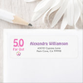 50 en ver weg Groovy Tie Dye 50th Birthday Party Etiket (Insitu)