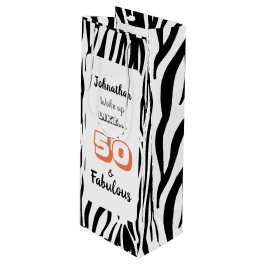 50- & Fabulous 50th Birthday Black Tiger Print Wijn Cadeautas (Voorkant Gekanteld)