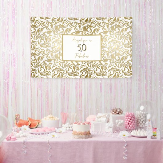 50 & Fabulous Birthday Decorative Floral Gold Spandoek (Feest)