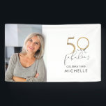 50 & Fabulous Black & White 50th Birthday Foto Spandoek<br><div class="desc">Viel je 50ste verjaardag met deze schattige "50 en onberispelijke" zwarte, witte en gouden fotobanner. Met je foto aan de linkerkant is het getal "50" weergegeven in faux goudblad op een witte achtergrond. "En fabelachtig" wordt geschreven in zwarte hand geschreven scripttypografie, en is gepersonaliseerd met jouw naam, hieronder. Copyright Elegant...</div>