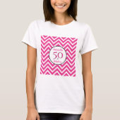 50 & Fabulous Cerise Pink Chevron Pattern Party T-shirt (Voorkant)