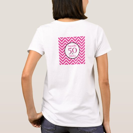50 & Fabulous Cerise Pink Chevron Pattern Party T-shirt (Achterkant)