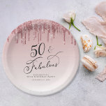 50 Fabulous Glitter Roos Gold Pink Birthday Party Papieren Bordje<br><div class="desc">Elegant en chic personaliseerde borden van het 50ste verjaardagsfeestje. "50 & Fabulous" is in stijlvol schrift geschreven tegen een roze achtergrond,  met roze en roos goudfaux glitter vanaf de bovenkant. Je kunt je personaliseren met haar naam en datum van het feest.</div>