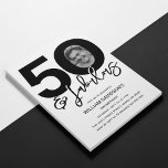 50 & Fabulous Photo 50th Birthday Invitation Kaart<br><div class="desc">Stijlvolle,  bewerkbare 50e verjaardagsuitnodiging met 50 & geweldig,  een grote 50 met een foto in de nul,  met een zwarte doopvont boven een klassieke witte achtergrond en een gemakkelijk te personaliseren sjabloon ter viering van de verjaardag.</div>