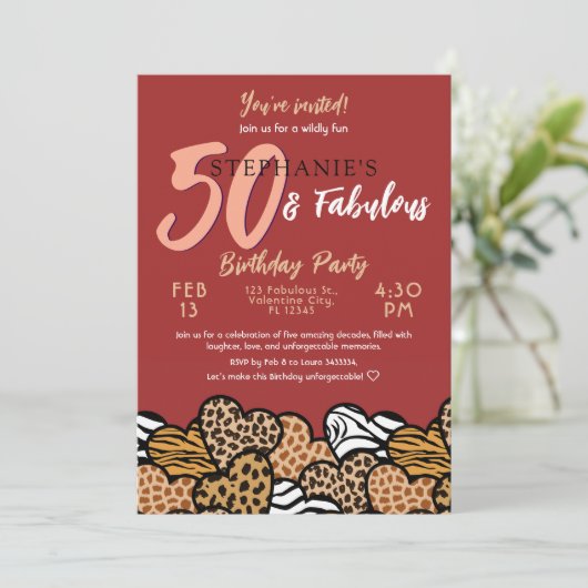 50 & Fabulous Red Wild Hearts Vijftig Verjaardag Kaart (Staand voorkant)