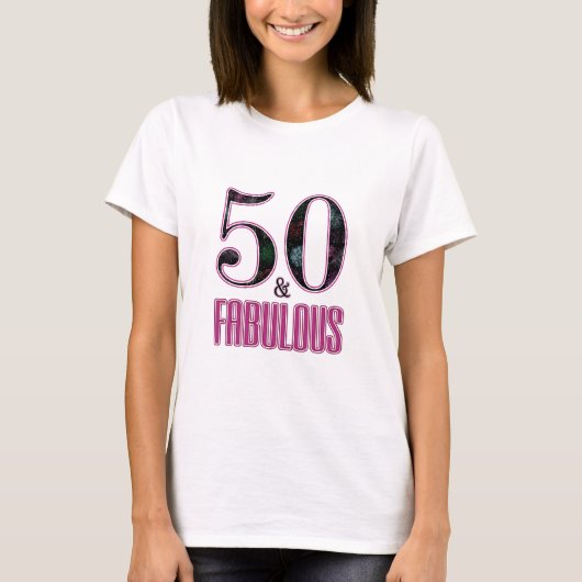 50 & Fabulous Typography Black Pink 50th Birthday T-shirt (Voorkant)