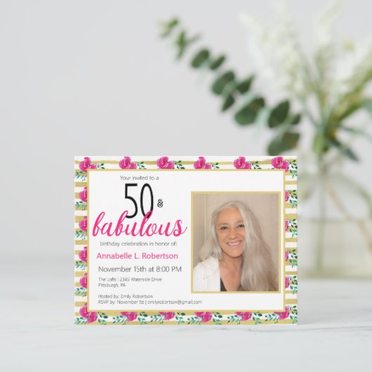 50 & Fabulous Verjaardag Goud Roze Bloemen Uitnodiging Briefkaart (Staand voorkant)