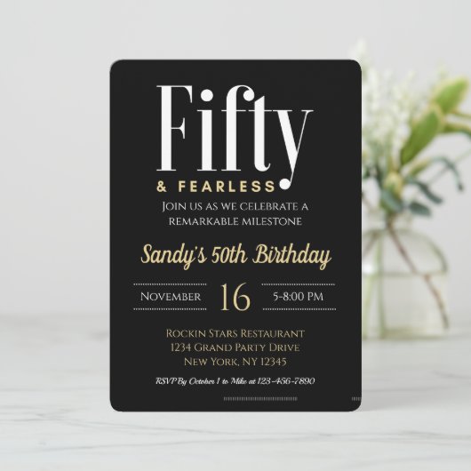 50 & Fearless Verjaardag Elegant Modern Zwart Cust Kaart (Staand voorkant)