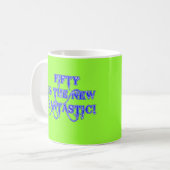 50 is de Nieuwe Fantastische Producten Koffiemok (Voorkant links)