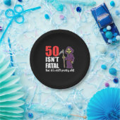 50 is niet fataal, maar het is nog steeds oude gri papieren bordje (Feest)