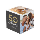 50 jaar en geweldige verjaardag van zwart en goud kubus (Achter hoekig)